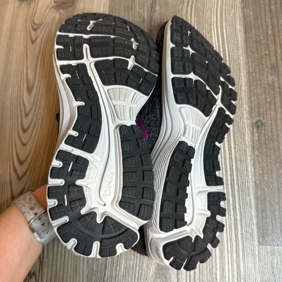 Brooks Anthem 2 Athletic Shoe - Picture 4 of 4